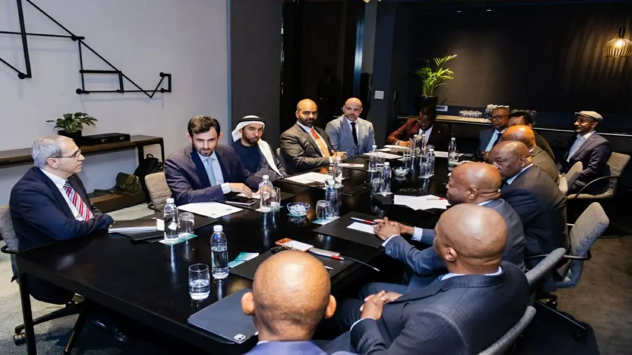 غرف دبي تتفاوض مع رئيس وزراء ليسوتو لتعزيز التعاون التجاري والاستثماري